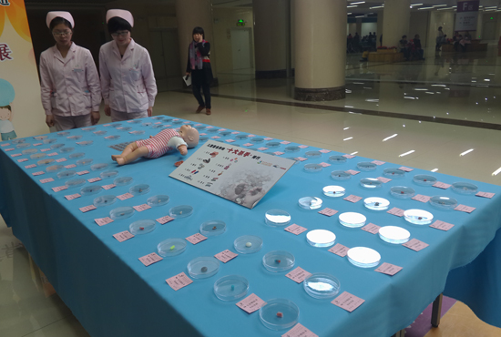 鄭州市兒童醫(yī)院舉行的首屆兒童氣道、食道異物展
