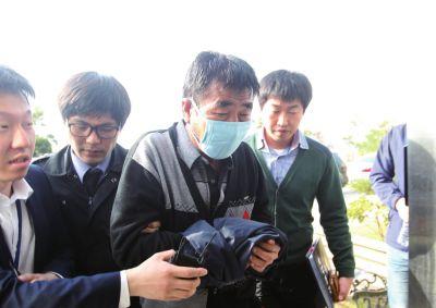 　4月19日，“歲月”號船長李俊錫被正式逮捕資料圖片。