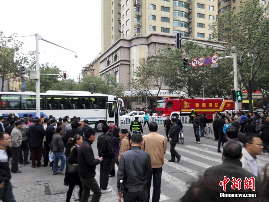 自治區(qū)和烏魯木齊市有關(guān)部門迅速處置，傷員已全部送往醫(yī)院救治。