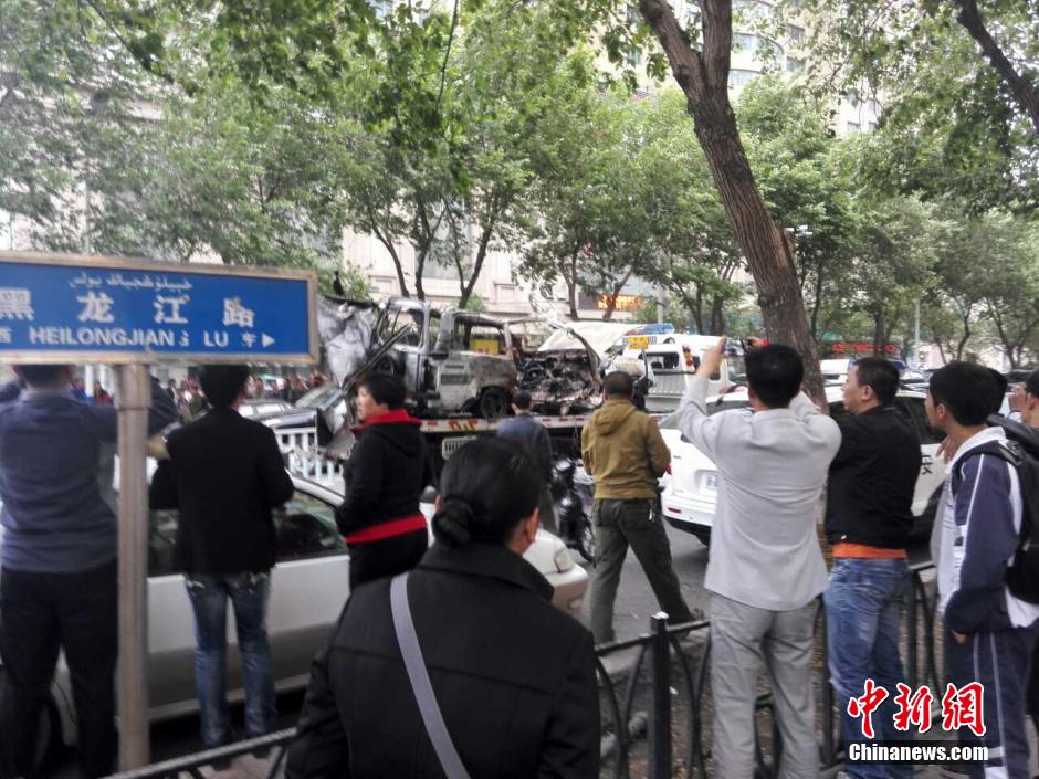 自治區(qū)和烏魯木齊市有關(guān)部門迅速處置，傷員已全部送往醫(yī)院救治。