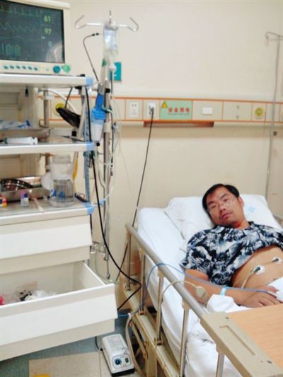 傷者陳士奎在重癥監(jiān)護室。新京報記者 王瑞鋒 攝