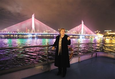 2012年2月3日，德國(guó)總理默克爾夜游廣州。
