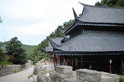 　7月9日，密云水庫(kù)附近隸屬于某單位的栗林度假山莊，建筑風(fēng)格古色古香