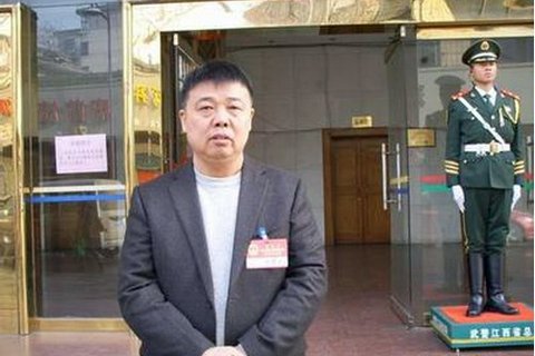 江西大富集團(tuán)董事長、原萍鄉(xiāng)市人大代表何春明。