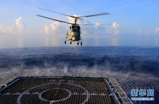 　資料圖：2014年9月，中國(guó)海軍054A徐州艦在南海海域練習(xí)反潛。新華網(wǎng)