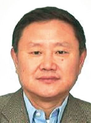 胡奉憲 現(xiàn)年60歲，外逃前任四川韻律實業(yè)發(fā)展公司總經(jīng)理、董事長，2009年11月逃往美國或澳大利亞。