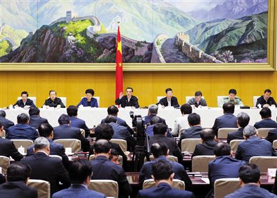 5月12日，國務(wù)院召開推進(jìn)簡政放權(quán)放管結(jié)合職能轉(zhuǎn)變工作電視電話會(huì)議，李克強(qiáng)總理發(fā)表講話。新華社記者