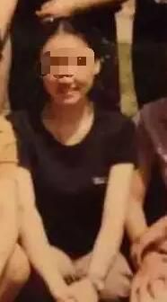 吳老師教音樂，已在該校工作十幾年。