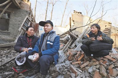 2014年1月，取保候?qū)彽乃螤幑夂透改缚粗鴼垟〉姆孔樱鳒I