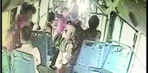 女司機(jī)路見(jiàn)不平一聲吼,小女孩方才脫身 視頻截圖