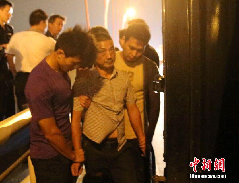 圖為劫持者被擒獲。