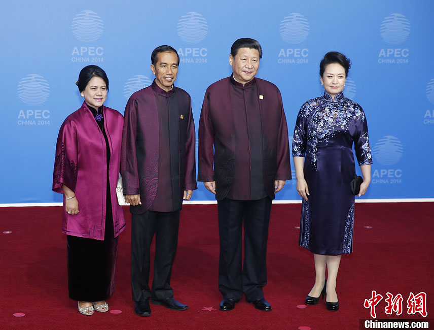 圖為習近平夫婦歡迎印度尼西亞總統(tǒng)佐科·維多多。中新社發(fā) 杜洋 攝