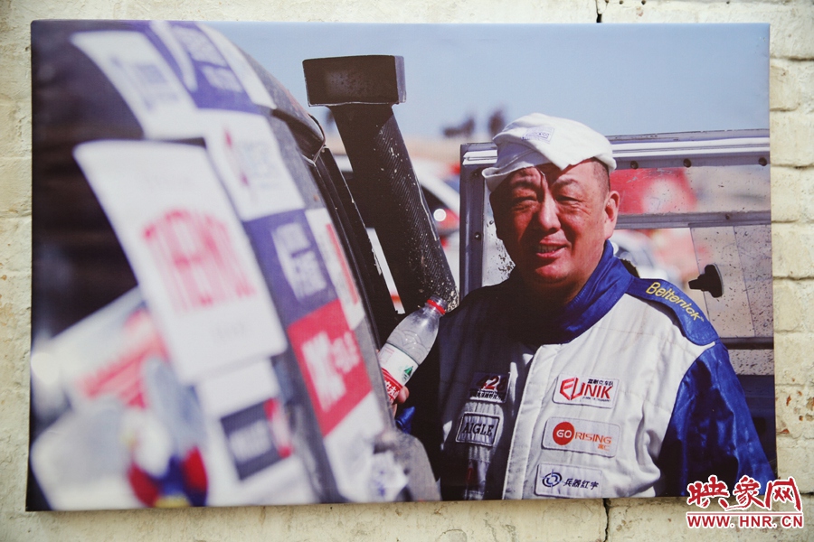 賽車的世界、更是男人的世界。圖為部分參展攝影作品。