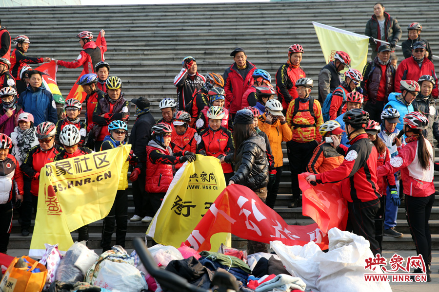 獻愛心、騎行天下，映象網騎行車友樂翻天