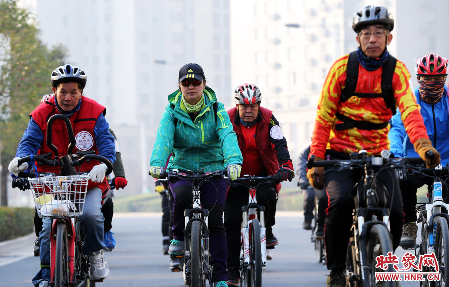 獻愛心、騎行天下，映象網騎行車友樂翻天