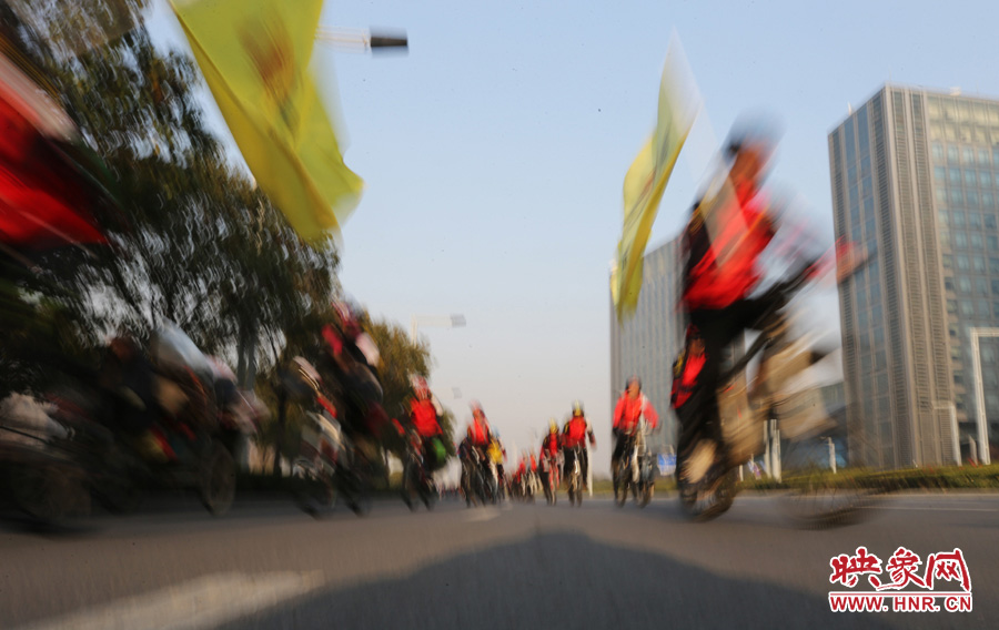 獻愛心、騎行天下，映象網騎行車友樂翻天