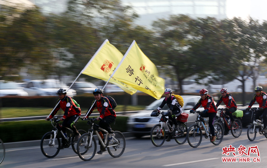 獻愛心、騎行天下，映象網騎行車友樂翻天