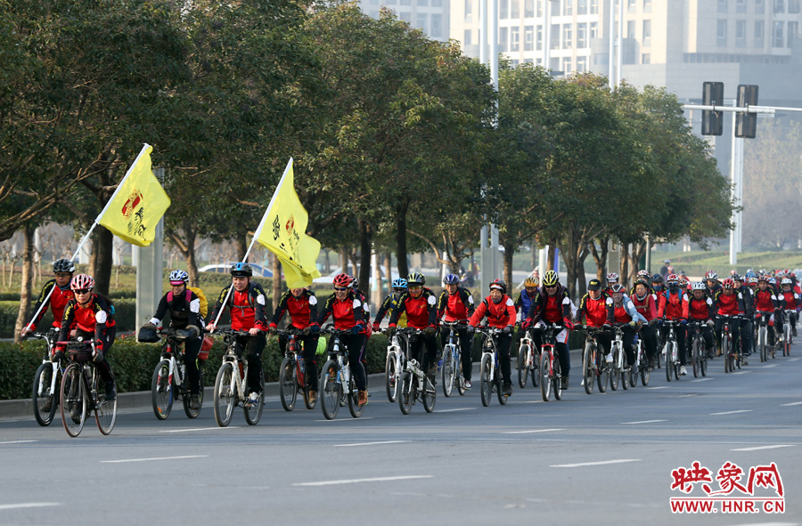 獻愛心、騎行天下，映象網騎行車友樂翻天