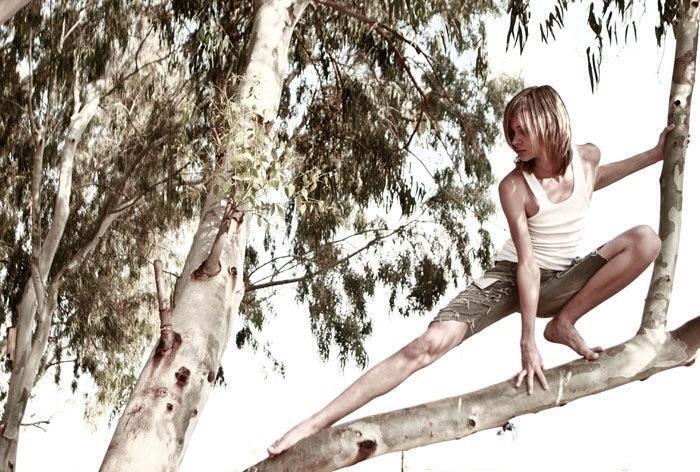 似男非女 “妖孽”般國際男模 似男非女 “妖孽”般國際男模