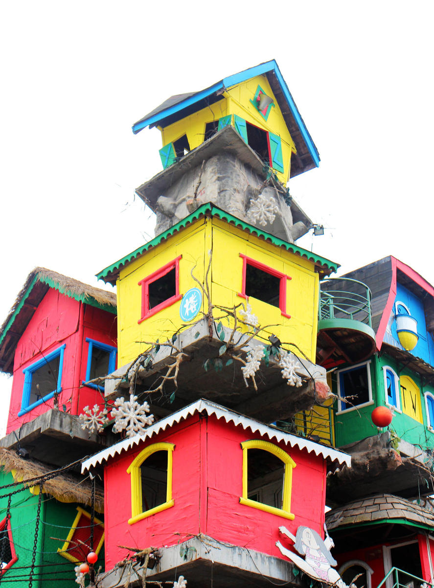 重慶現(xiàn)夢幻“最牛樹屋” 由9間房屋組成 重慶現(xiàn)夢幻“最牛樹屋” 由9間房屋組成