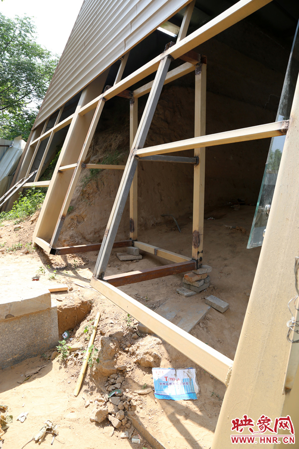 目前，該項(xiàng)工程即將竣工。