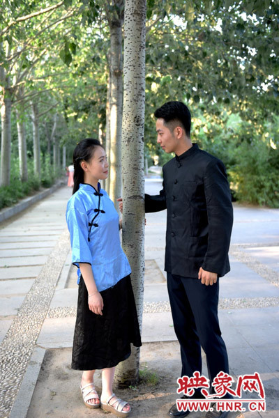 輕輕的凝視，勝卻了千言萬語。