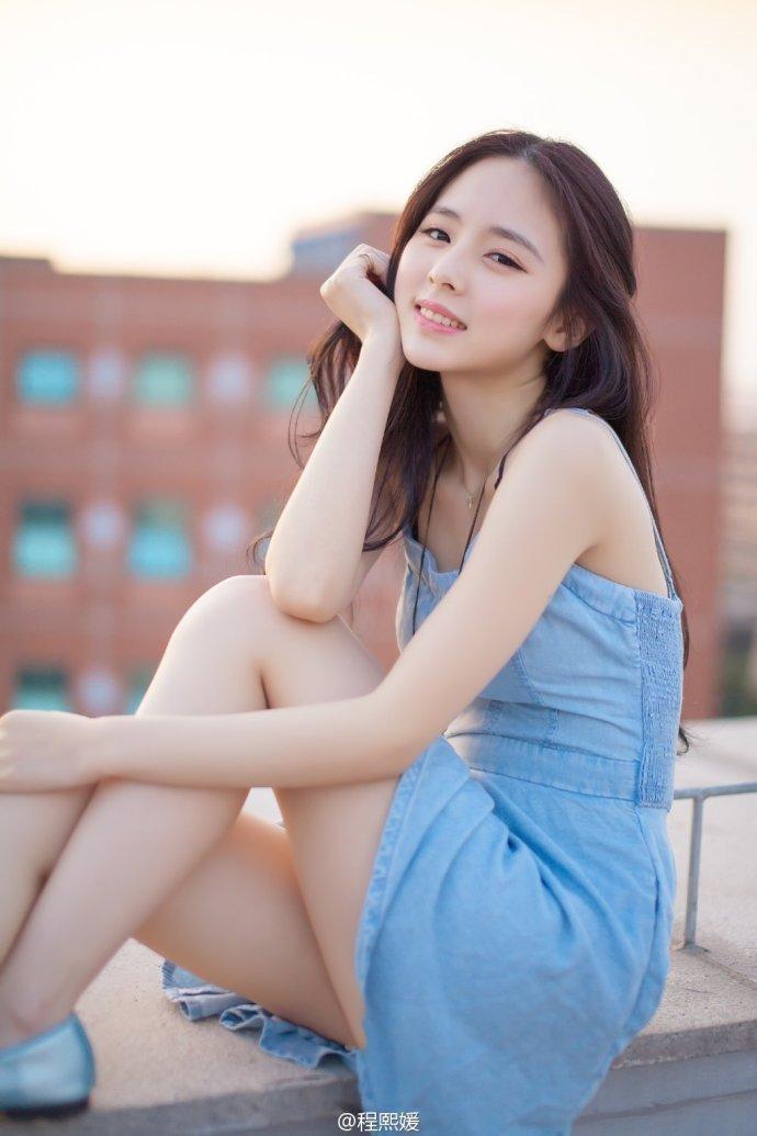 廈大?；ǔ涛蹑虑寮儗?xiě)真獲贊 素顏美到窒息