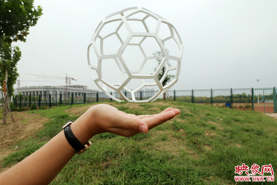 托”足球“。