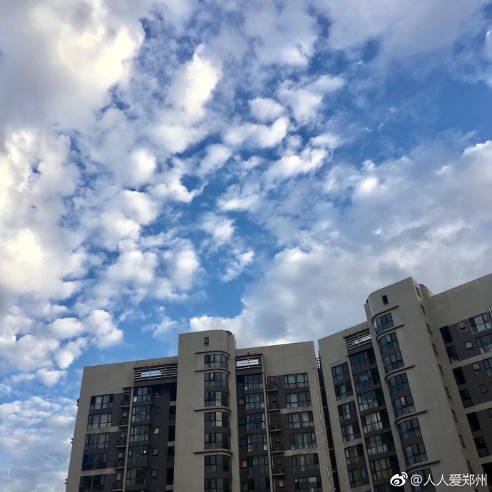 又被鄭州的藍(lán)天刷屏！隨便一拍就是手機(jī)壁紙
