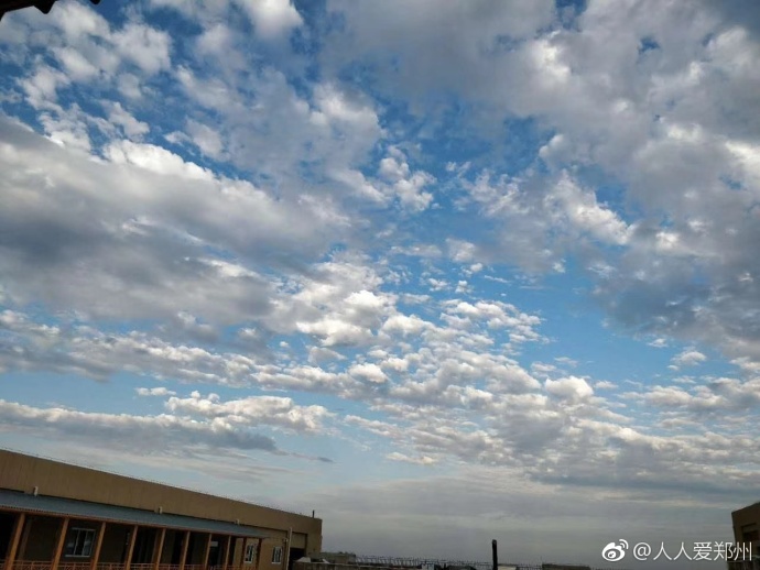 又被鄭州的藍(lán)天刷屏！隨便一拍就是手機(jī)壁紙