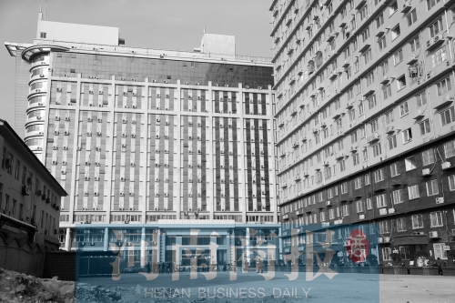 因購房尾款沒有交齊，鄭州一小區(qū)多戶業(yè)主的生活用水被停掉，有的連續(xù)半個(gè)月沒水吃。