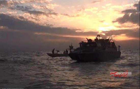 圖為被伊朗俘獲美軍艦艇。