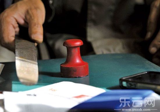 陶云江說(shuō)起自己的女兒、家庭和現(xiàn)在的狀況時(shí)幾度哽咽
