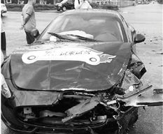 一女模特試駕瑪莎拉蒂撞車 維修費(fèi)高達(dá)幾十萬(wàn)