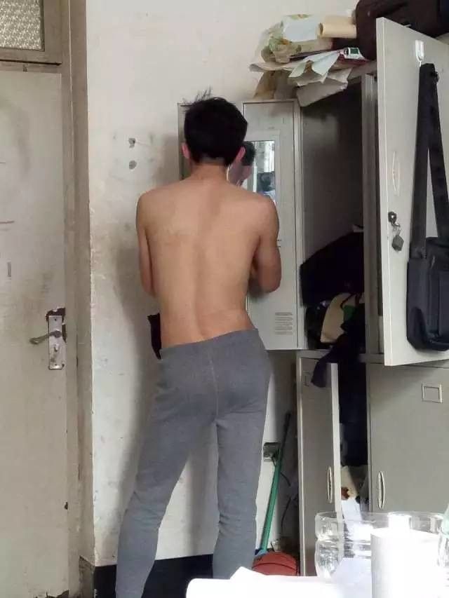 這個(gè)學(xué)校的男生宿舍火了！女同學(xué)都喊著要嫁