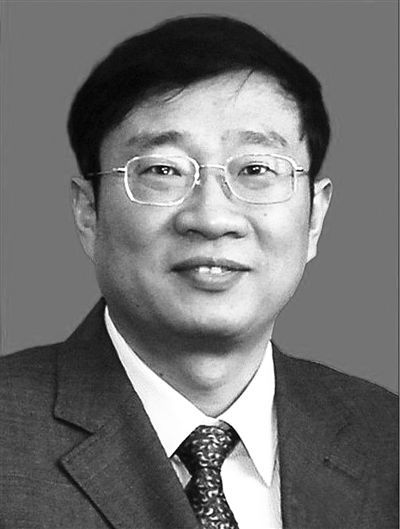 殲-15飛機(jī)研制現(xiàn)場總指揮羅陽，因突發(fā)急性心梗殉職，享年51歲