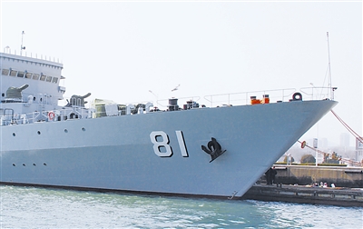 涂裝新式舷號(hào)的“鄭和艦” 涂裝新式舷號(hào)的“鄭和艦”