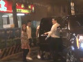 實(shí)拍蕭亞軒柯震東熱戀約會甜蜜吃蝦
