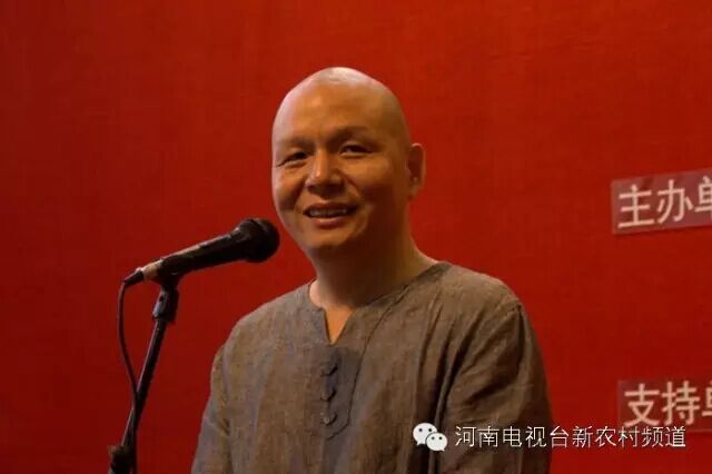 書畫家協(xié)會副主席，中國書畫家協(xié)會會員，河南省青年書法家，蘆荻