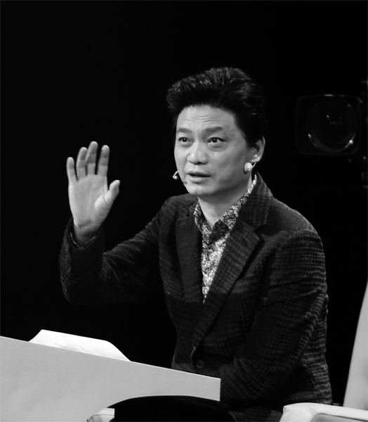 “希望女兒最好永遠(yuǎn)不要交男朋友，最好把父親當(dāng)男朋友?！贝抻涝φf。