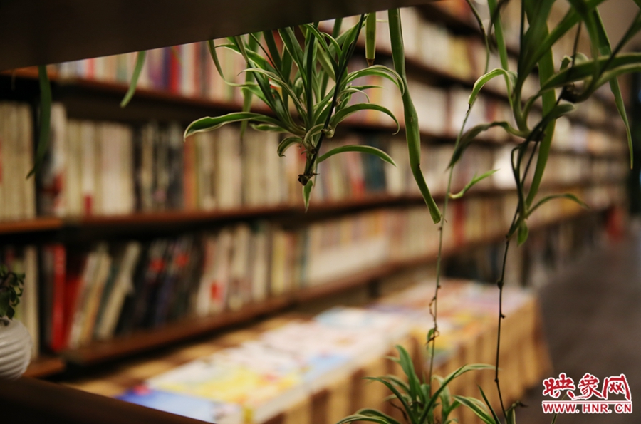 書(shū)店內(nèi)的裝飾。