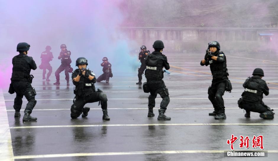 四川達(dá)州反恐演練 四川達(dá)州反恐演練