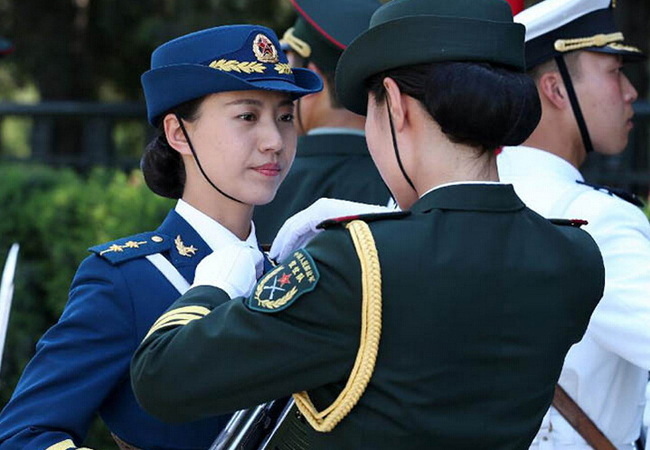 女儀仗兵,這才是2014年真正的女神！